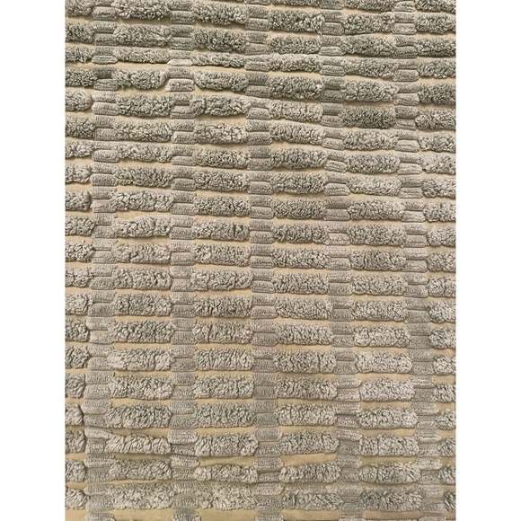 COPY - NWOT Set of 2 sage green throw pillow covers w/zip closure, Sz 21 x 21” - Picture 2 of 5